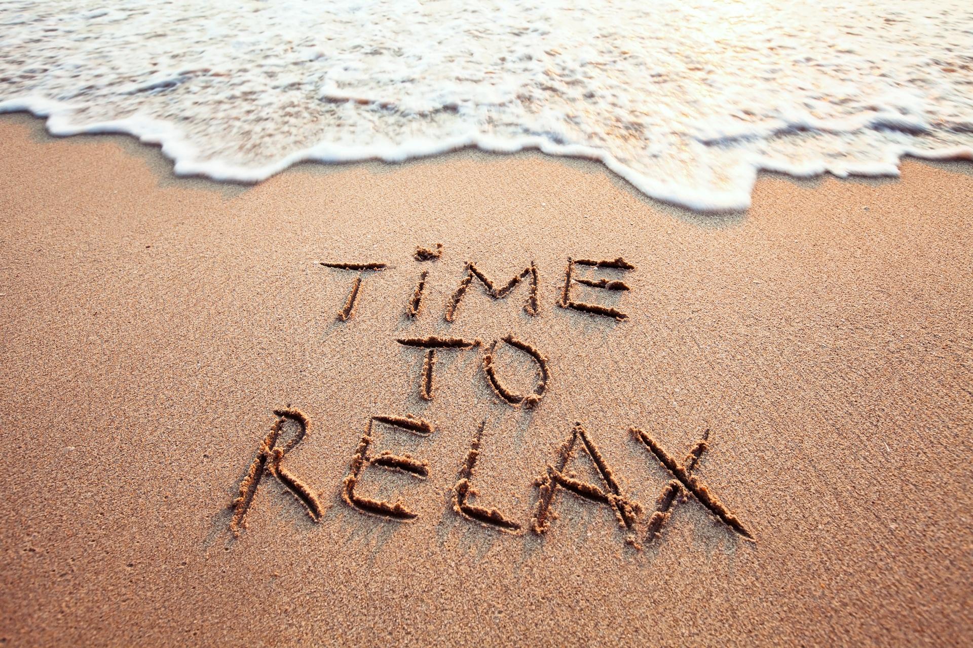 Time to Relax im Sand geschrieben | Elf Bar Vape